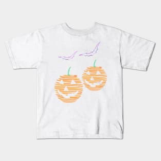 Halloween Pumpkin smiles with bat Kids T-Shirt